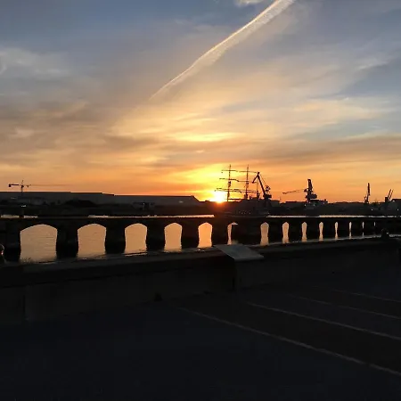 Duplex Atypique Proche Ocean Lägenhet